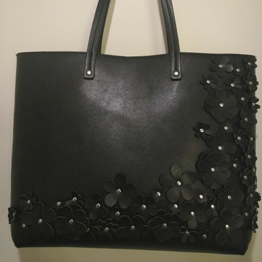 Chelsea28 Riveted Daisy Tote